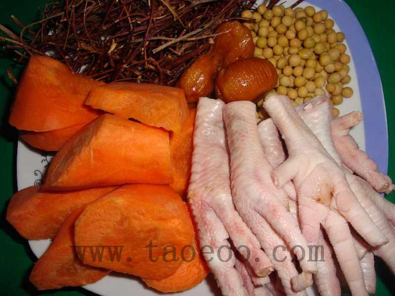 鸡骨草鸡爪煲汤